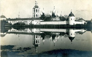 Дореволюционная фотография Николо-Пешношского монастыря
