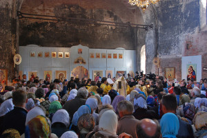 Торжественное богослужение в Сергиевской церкви, посвященное открытию Николо-Пешношского монастыря